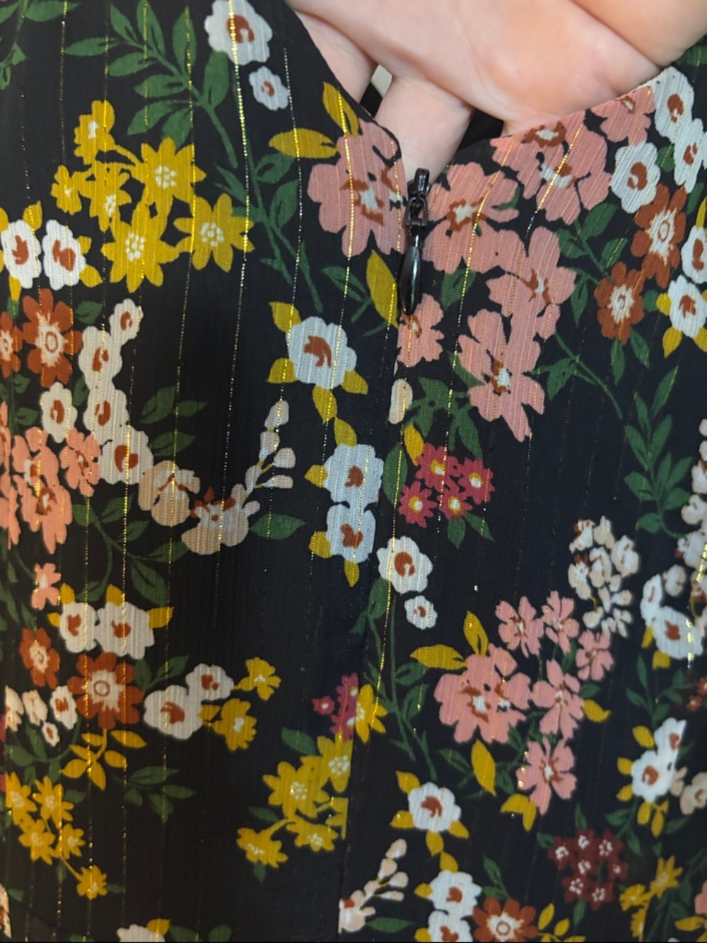 Ann Taylor Factory Floral Midi V-Neck Dress in Black w/ Pink & Yellow, size 8 - Picture 7 of 10